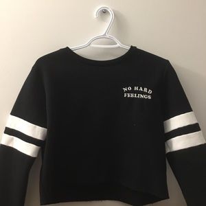 Cropped Sweatshirt ‘No Hard Feelings’